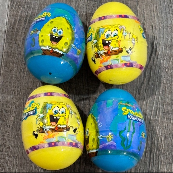 💞 New Set of 4 Sponge Bob Square Pants Easter Eggs - Picture 1 of 2